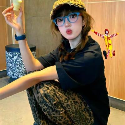 在澳门念书的女儿回村了